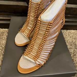 VINCE CAMUTO WMNS ALSANDRA SANDAL